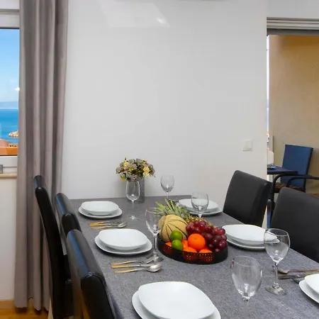 Lauc Apartment *