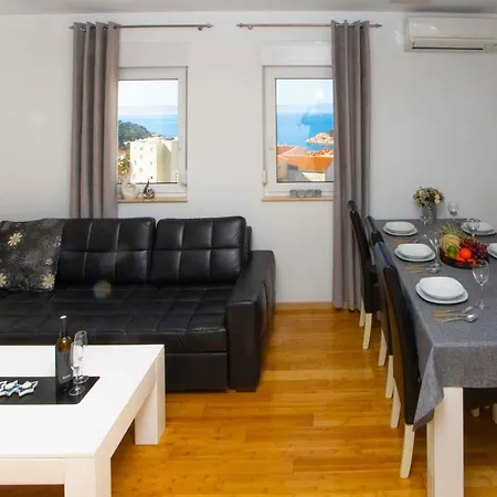 Lauc * Makarska