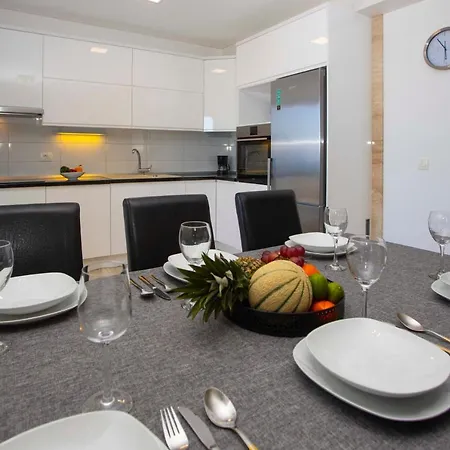 Apartment Lauc *